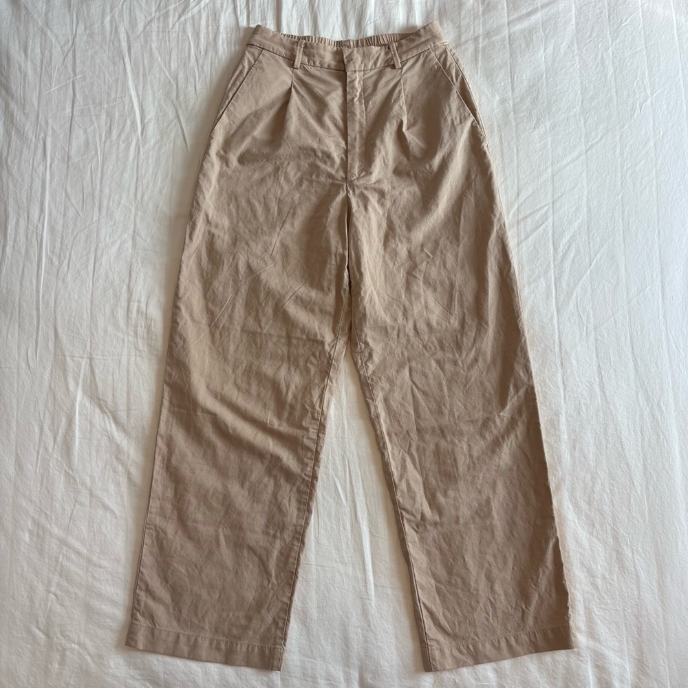 Uniqlo Beige Linen Blend Tucked Wide Pants (Asia size M | US size S)